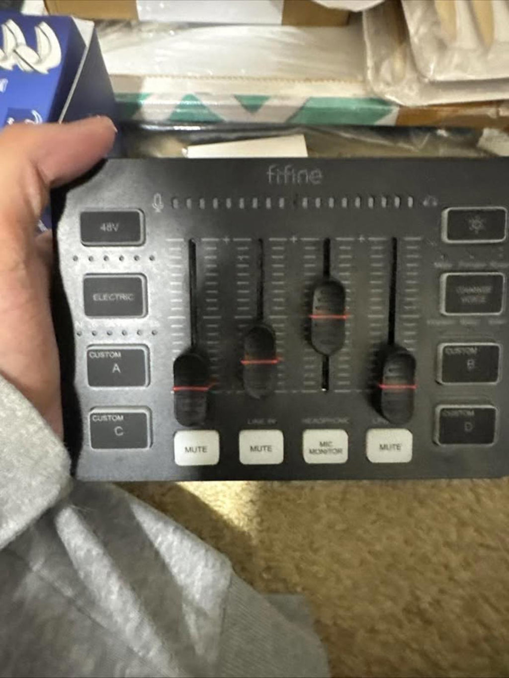Fifine Audio Mixer with Voice Change and Customizable Sound Effects